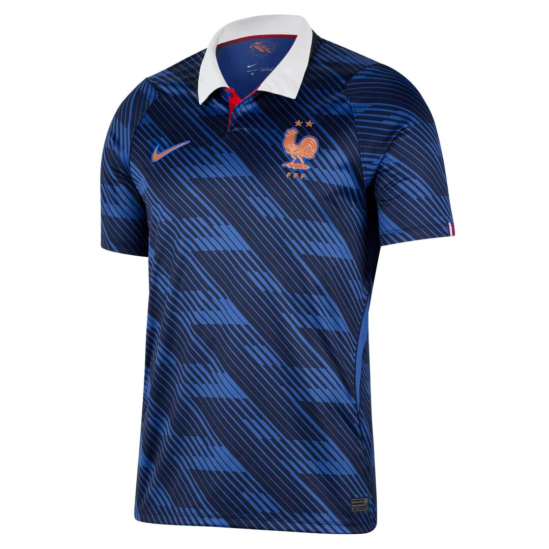 Camisa esportiva em destaque